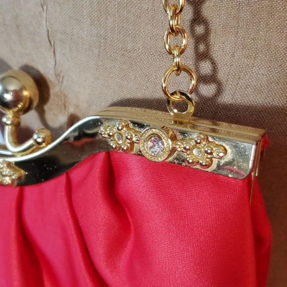 Jessica McClintock Evening Purse Red Satin Gold Chain Kiss Lock - Picture 3 of 8